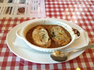 イタリア食堂　オニオングラタンスープ
